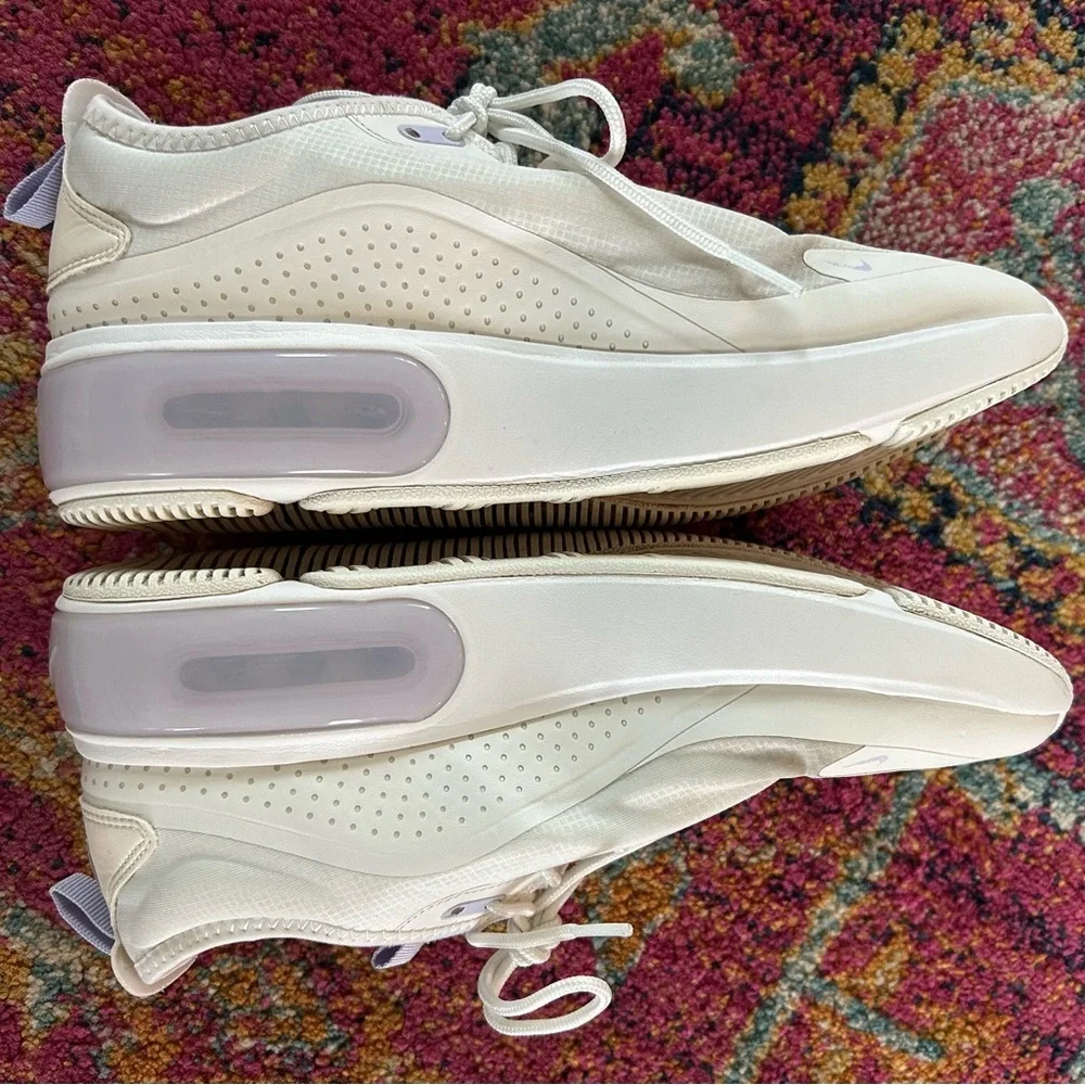 Nike | Women’s white/lavendar Air Max Dia lace up sneakers, lavender accents 8.5